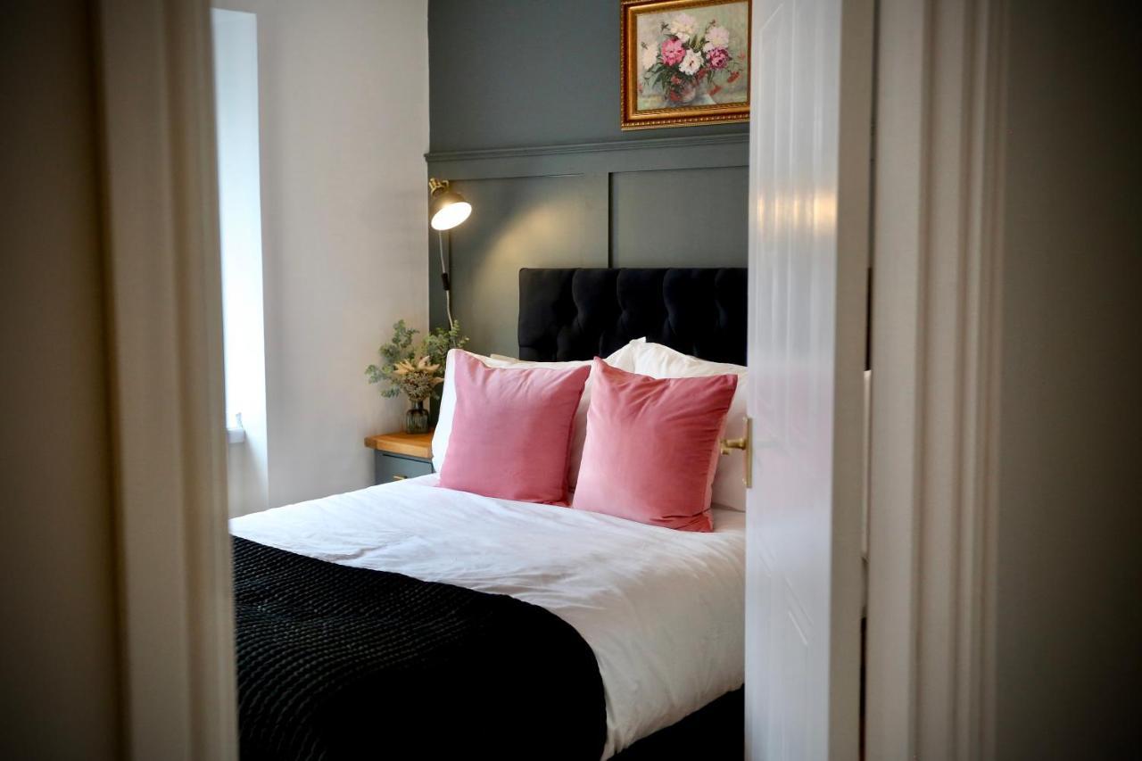 Cwm Seren - Luxury