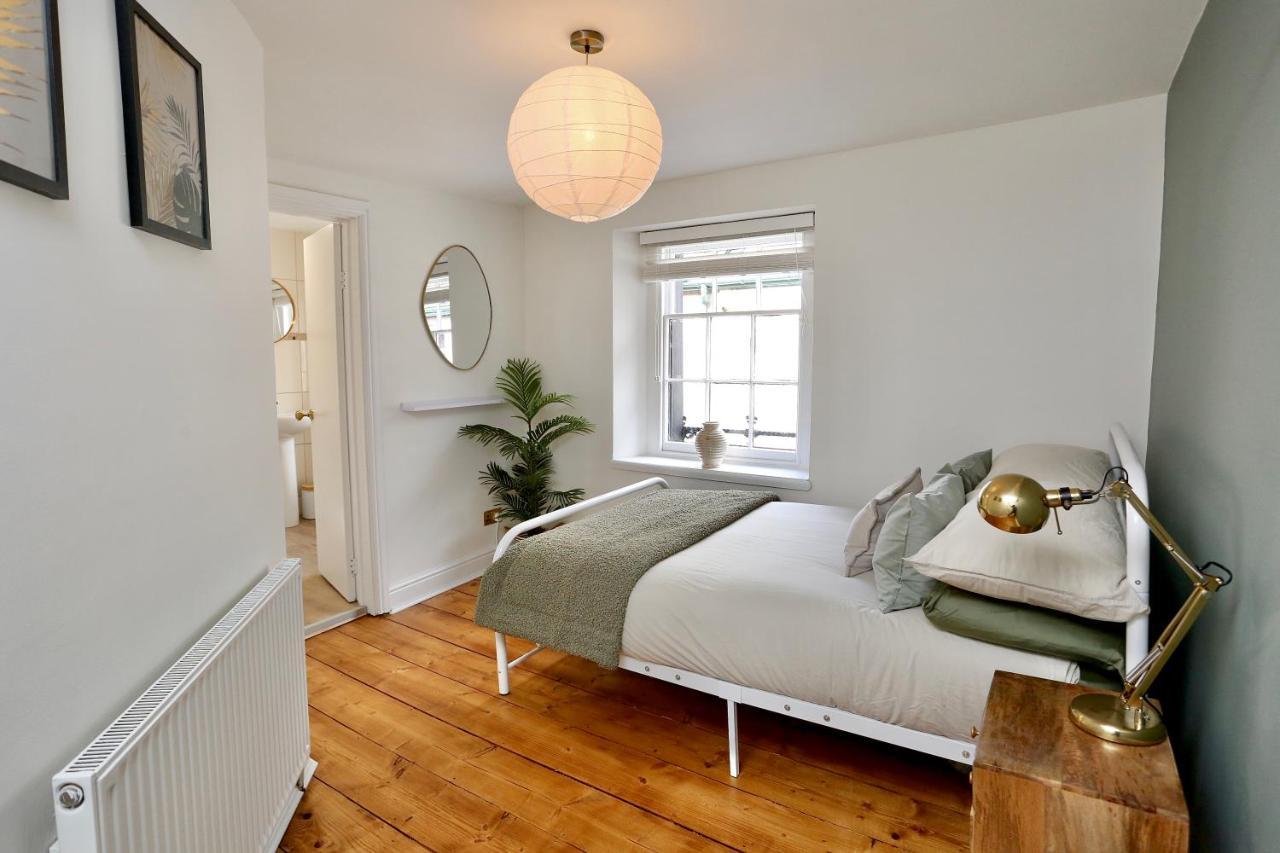 Cwm Seren - Luxury